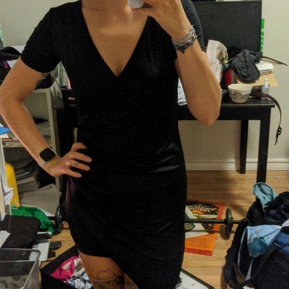Little black dress - Picture 2 of 2